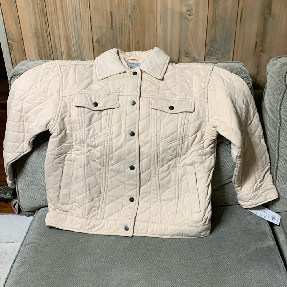 BRAND NEW 🔥 BERNIE BERNARDO JACKET 😍